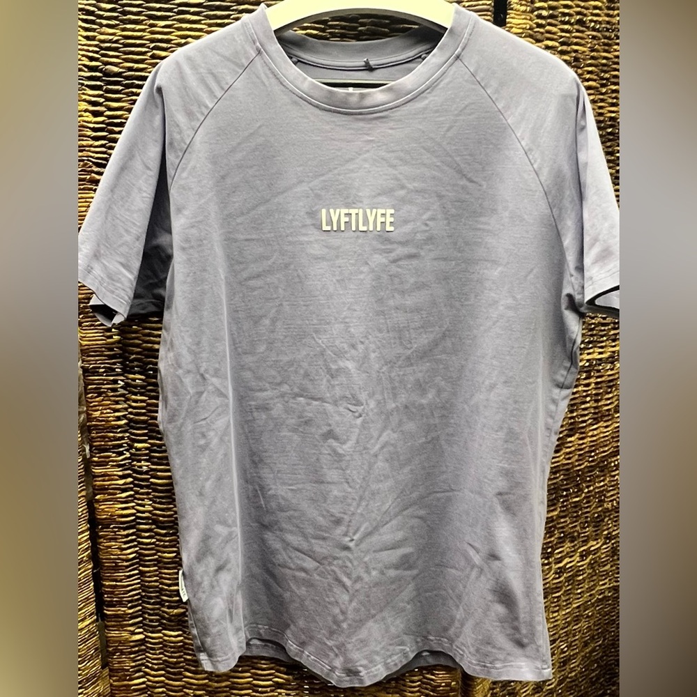 LyftLyfe-‎ Mens XL Light purple shirt- Dry